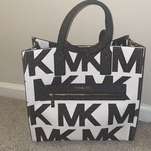 Large Michael Kors Kenly Satchel